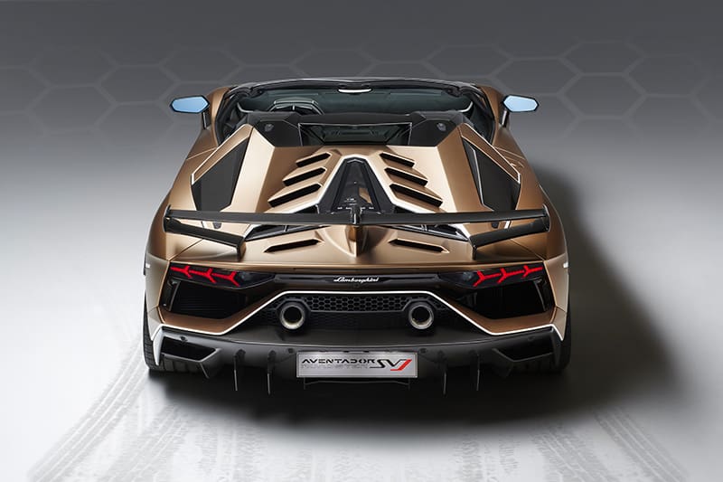 Aventador SVJ Roadster rear