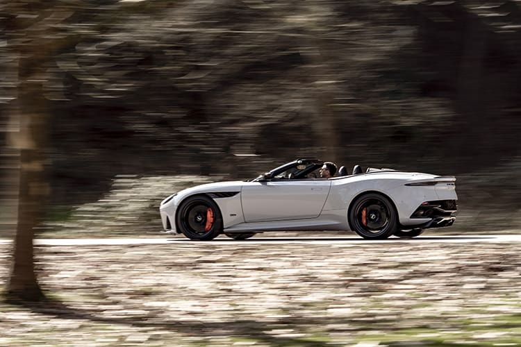 DBS Superleggera Volante